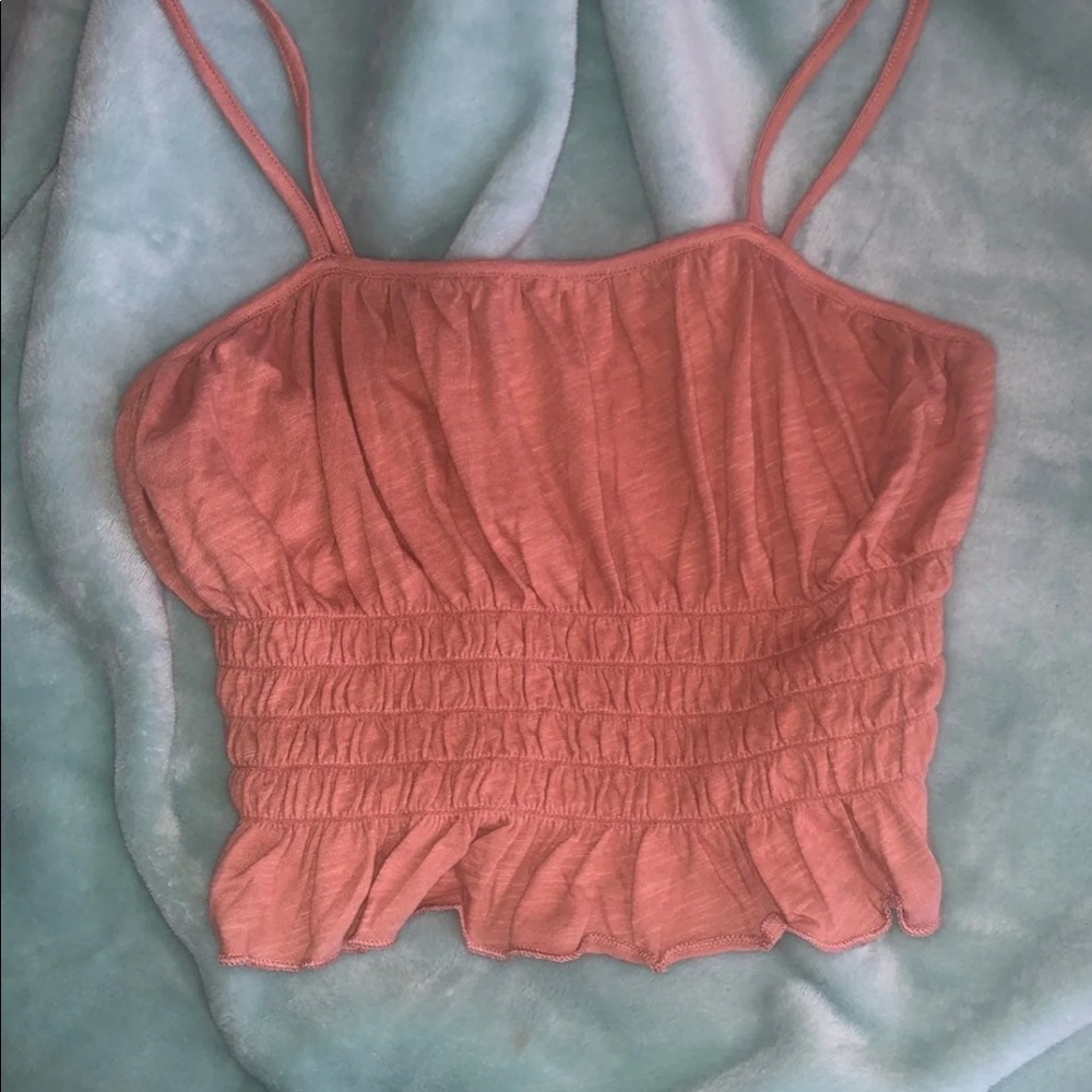 Salmón color tank